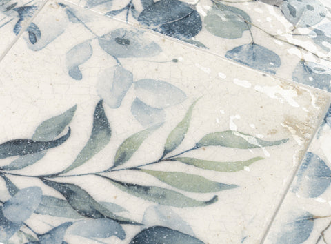 Jasmine Forget-Me-Not tile detail