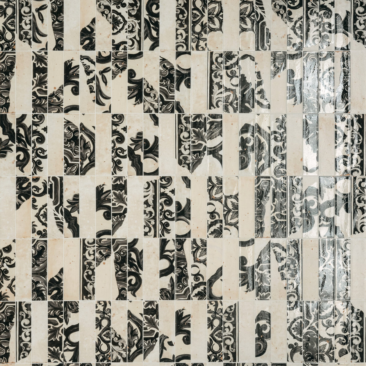 Sorello Noirel square tile face