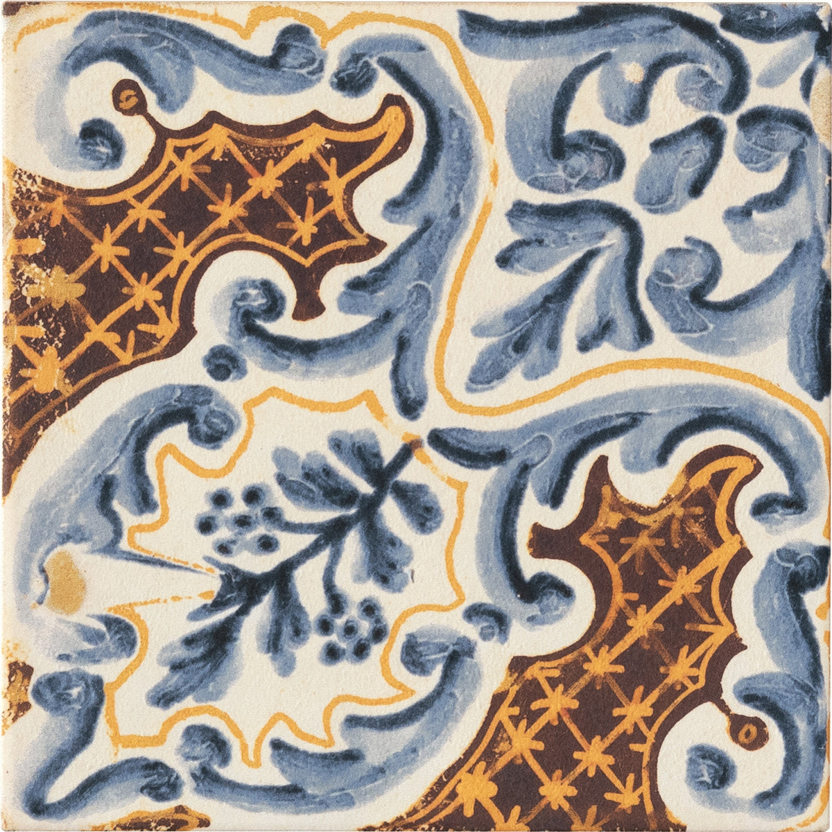 Wren saddle square tile face